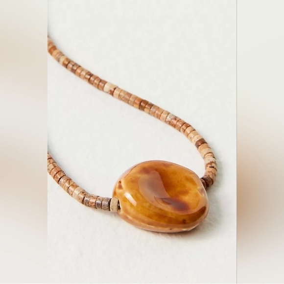 NWT Free People The Florist Choker Tan
Caramel Brown - Picture 3 of 8